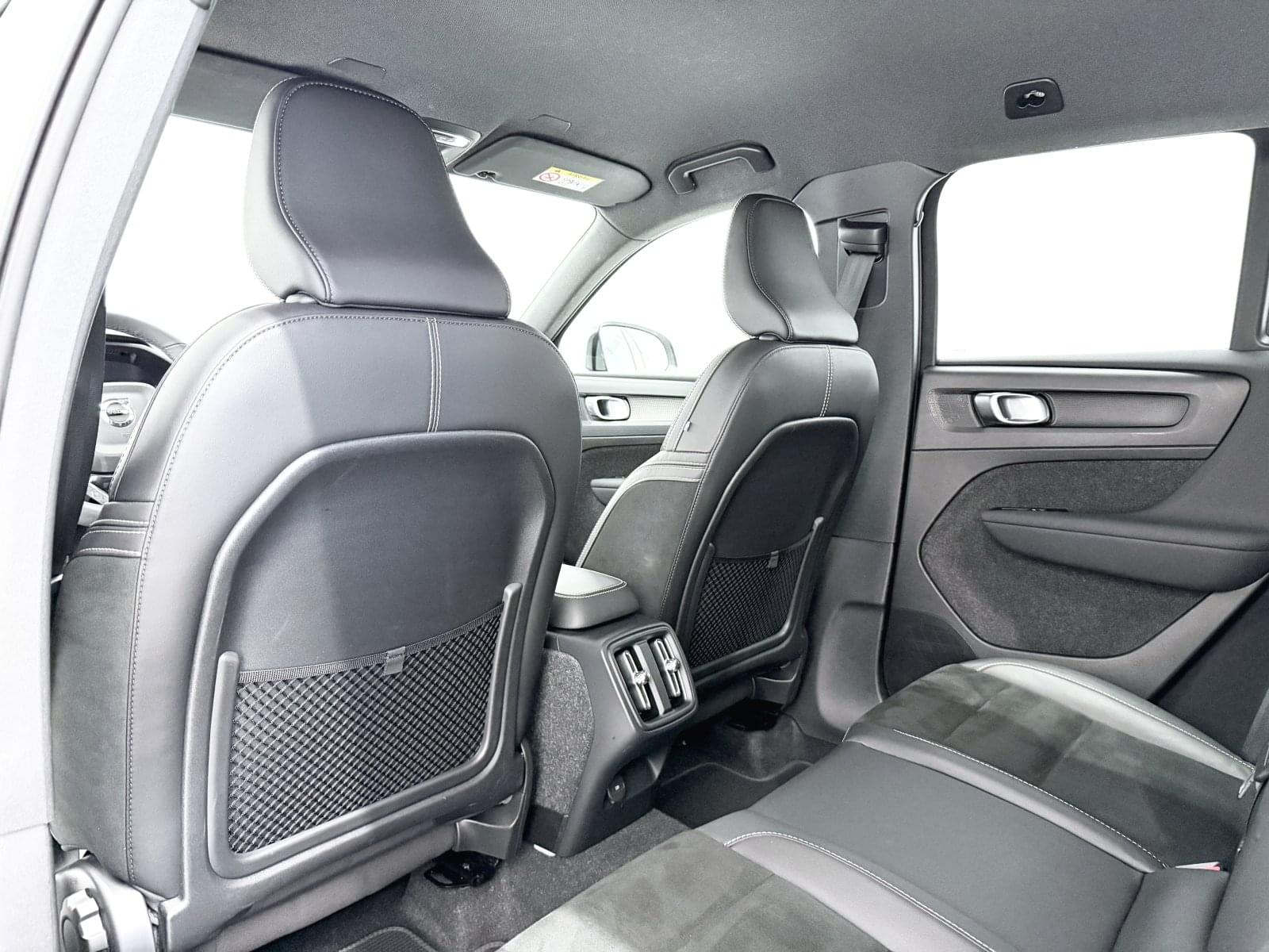 VOLVO XC40 B3 G RDESIGN 41