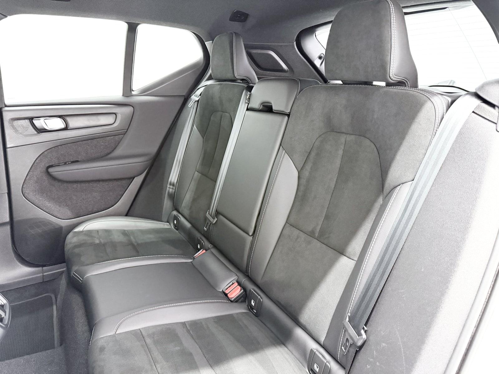 VOLVO XC40 B3 G RDESIGN 43