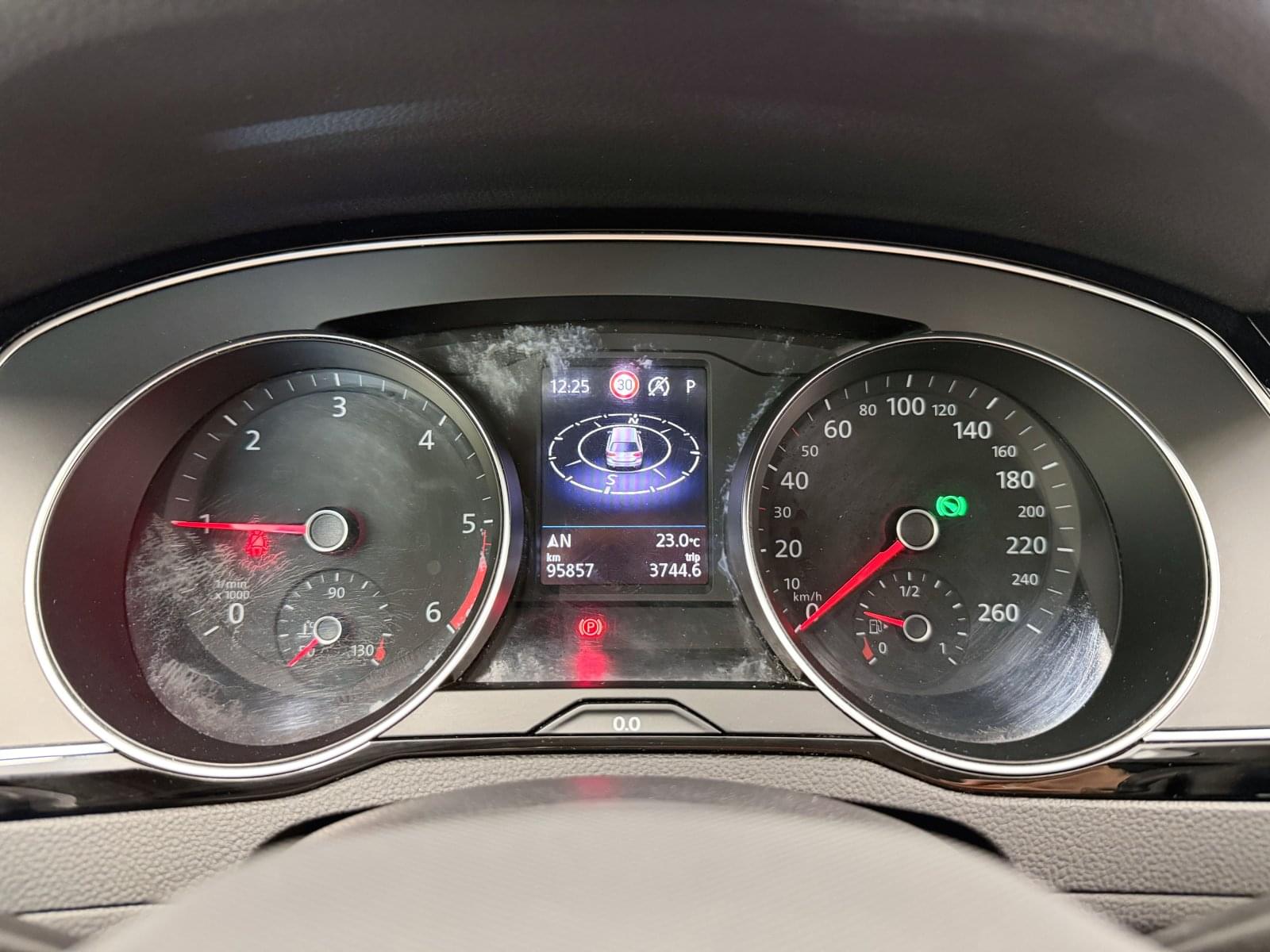 VOLKSWAGEN PASSAT Executive 2.0 TDI 110 kW (150 CV) DSG 29 
