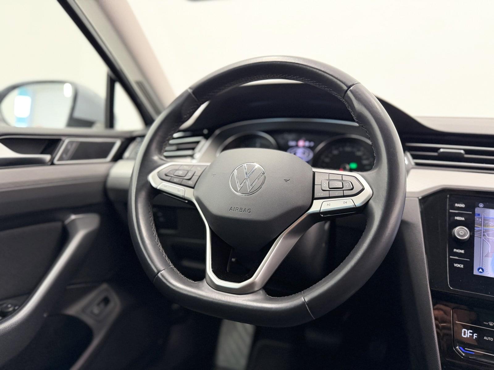 VOLKSWAGEN PASSAT Executive 2.0 TDI 110 kW (150 CV) DSG 26 