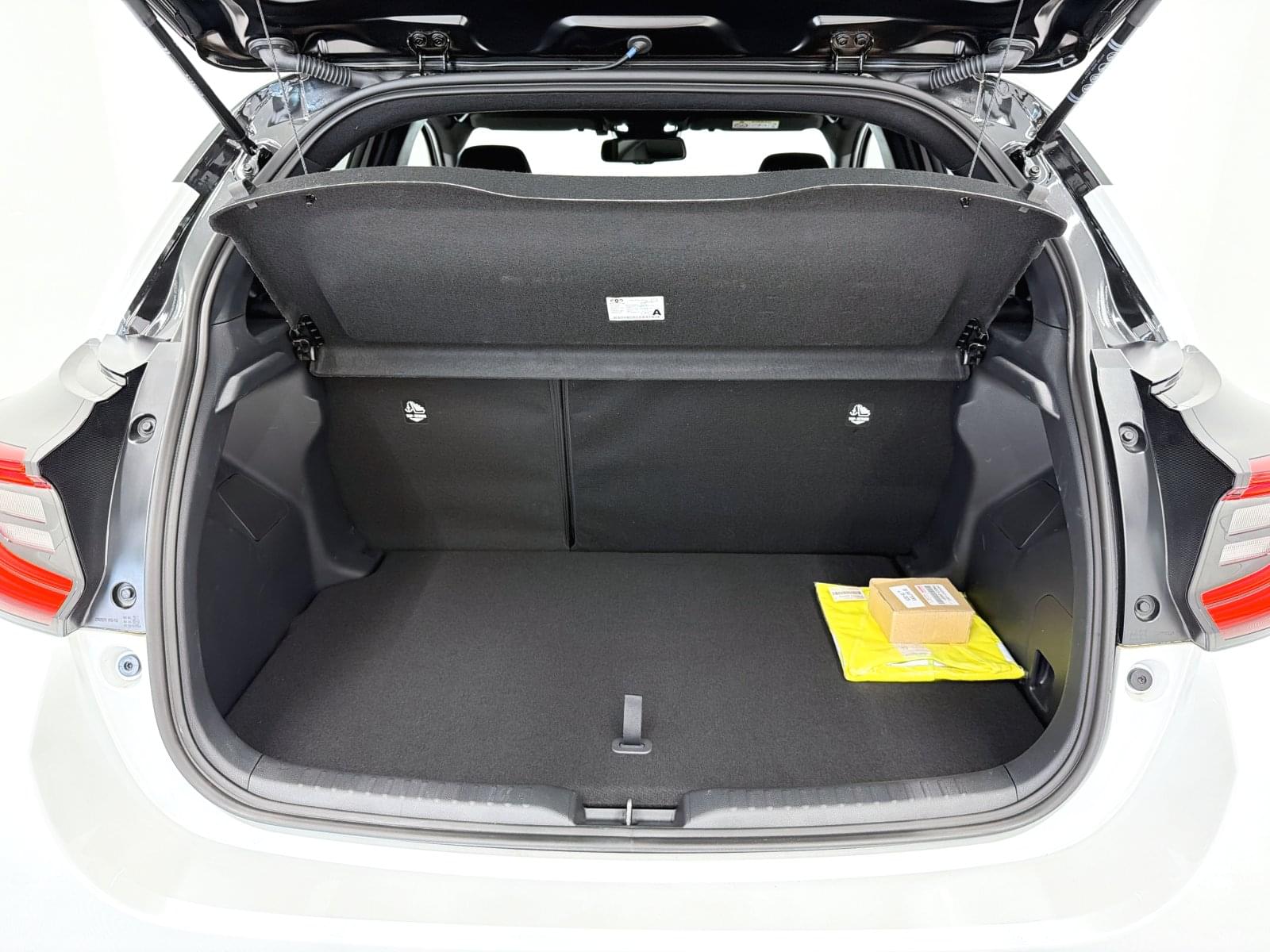 TOYOTA YARIS 1.5 120H STYLE 14 