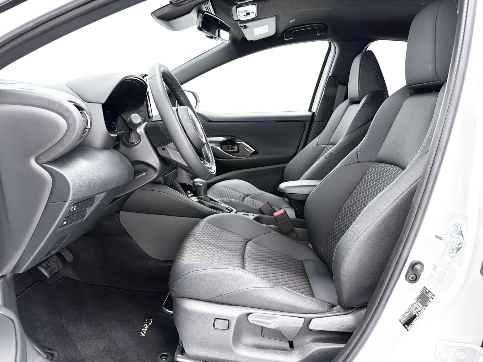 TOYOTA YARIS 1.5 120H STYLE 24 