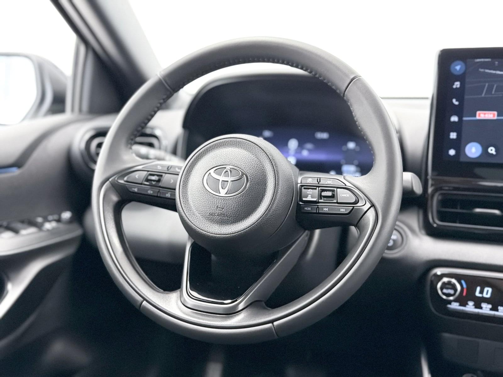 TOYOTA YARIS 1.5 120H STYLE 27 