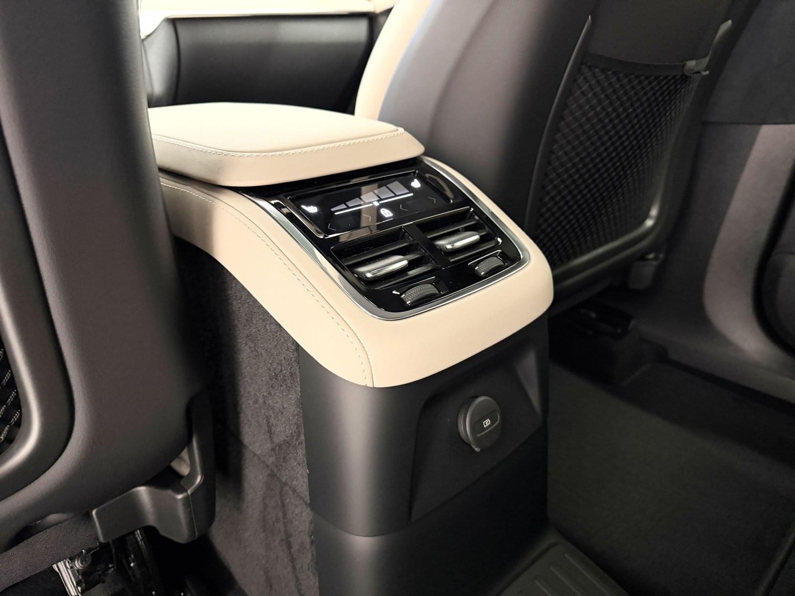VOLVO XC90 T8 AWD PLUS BRIGHT RECHARGE AUTO 41