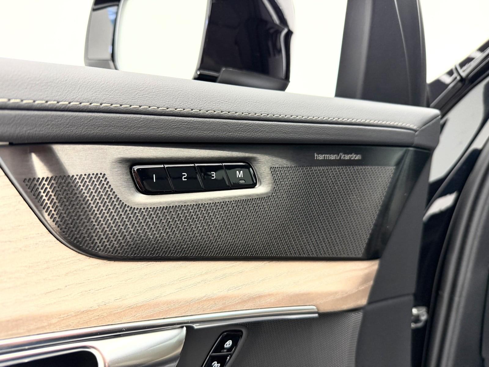 VOLVO XC90 T8 AWD PLUS BRIGHT RECHARGE AUTO 26