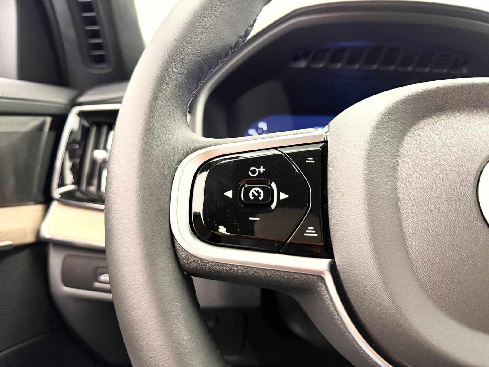 VOLVO XC90 T8 AWD PLUS BRIGHT RECHARGE AUTO 30