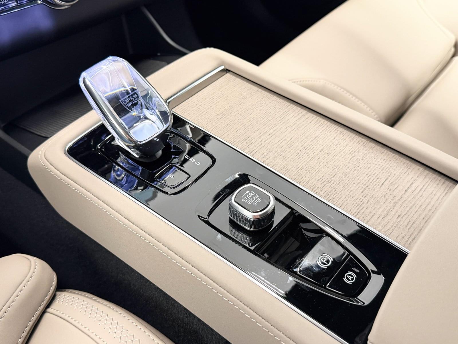 VOLVO XC90 T8 AWD PLUS BRIGHT RECHARGE AUTO 36