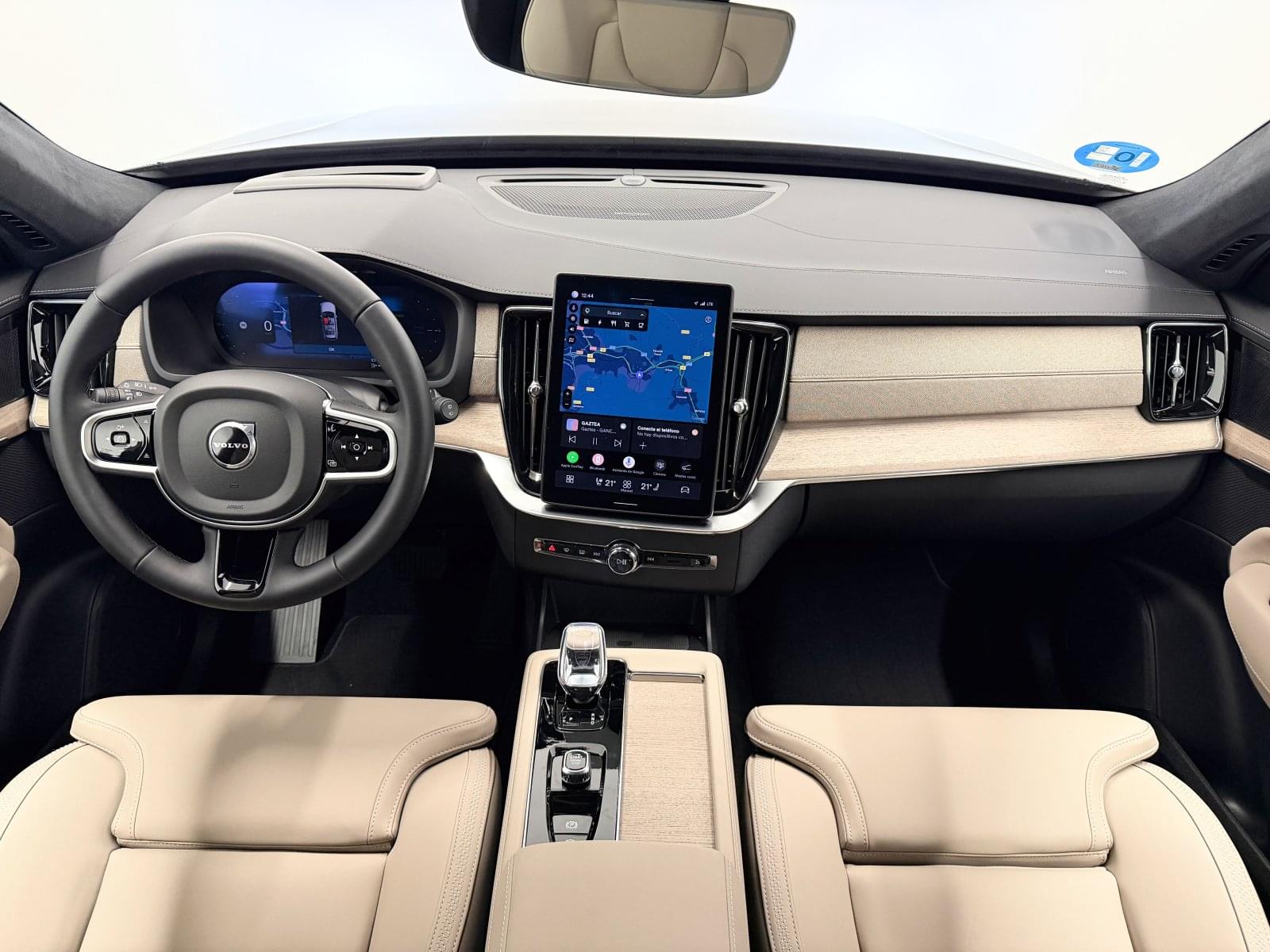 VOLVO XC90 T8 AWD PLUS BRIGHT RECHARGE AUTO 28