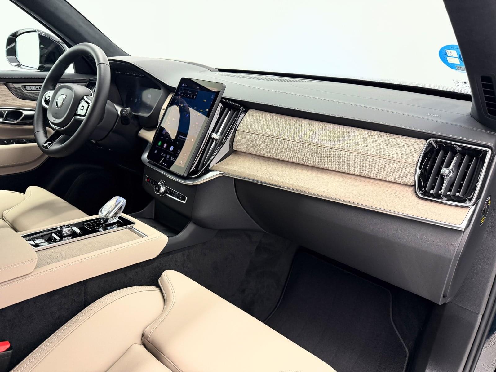 VOLVO XC90 T8 AWD PLUS BRIGHT RECHARGE AUTO 37