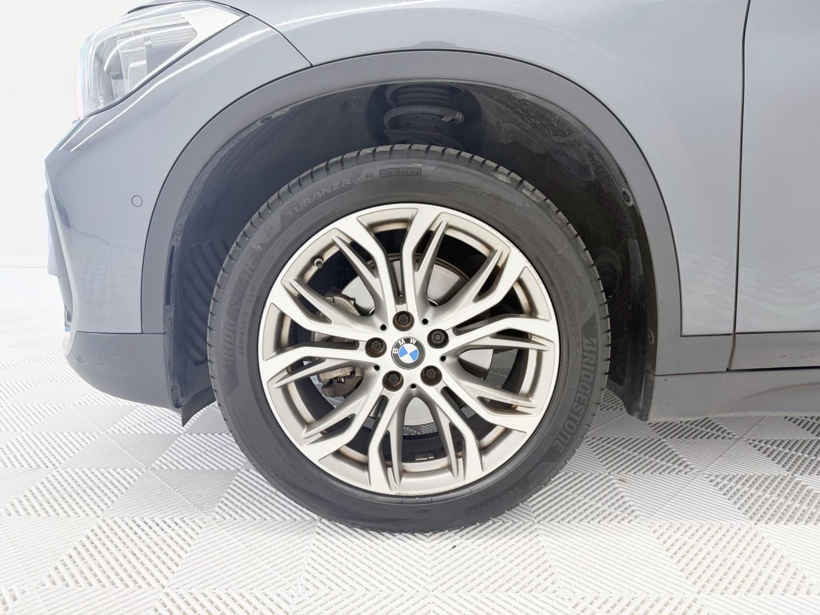 BMW X1 sDrive18i 103 kW (140 CV) 17
