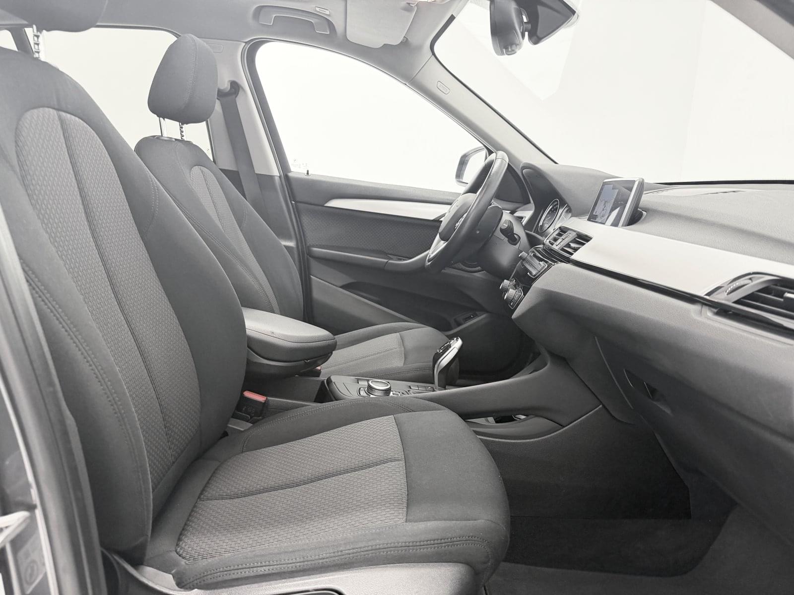 BMW X1 sDrive18i 103 kW (140 CV) 33