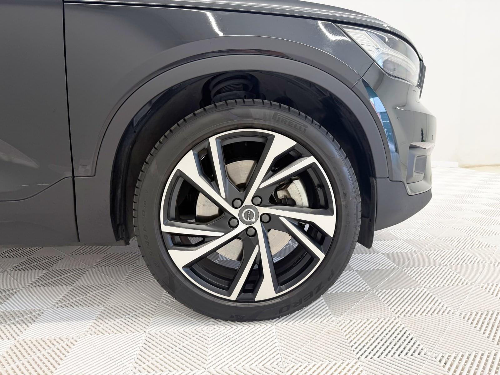 VOLVO XC40 T5 PLUG IN R-DESIGN 14