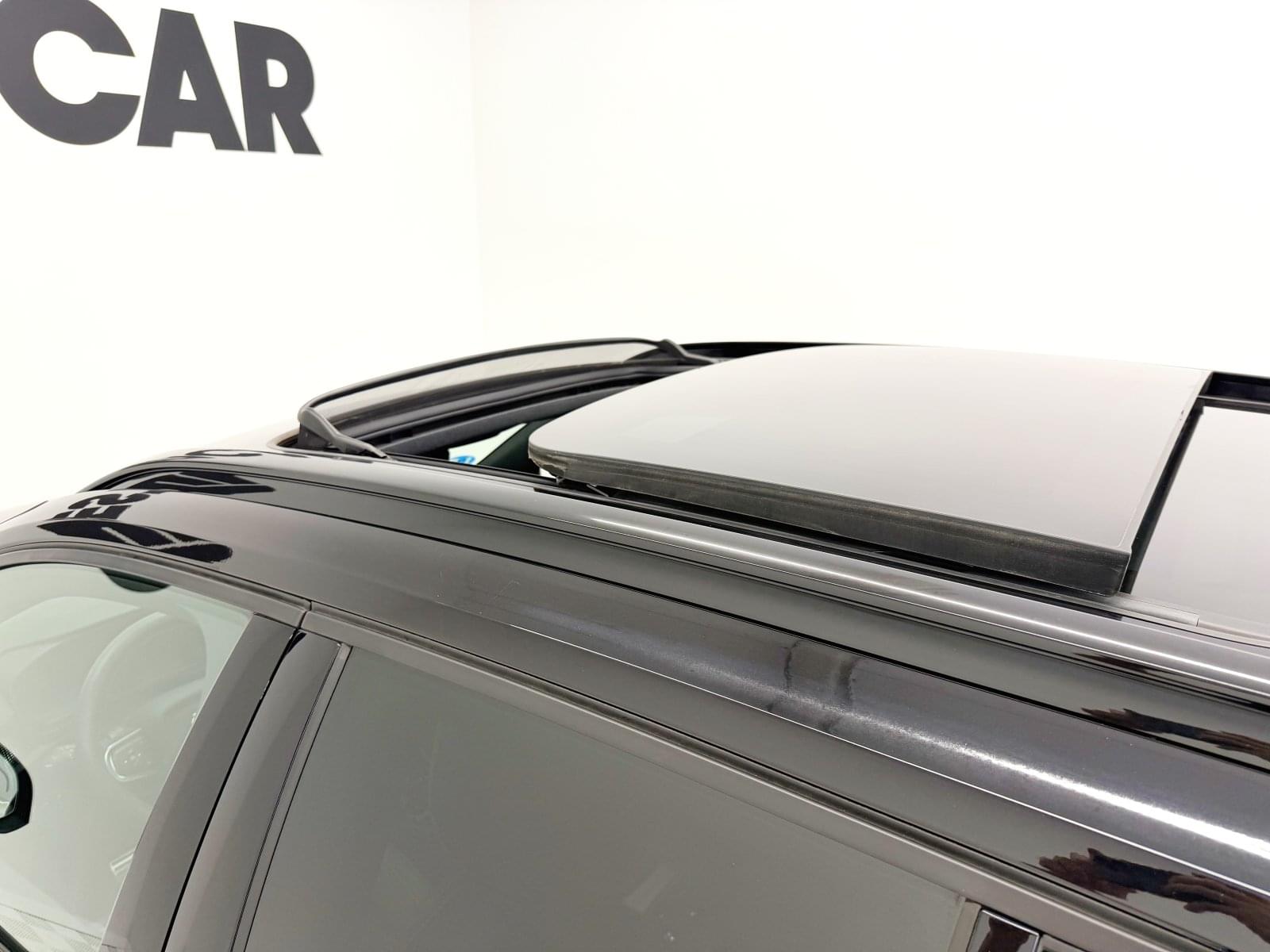 VOLVO XC40 T5 PLUG IN R-DESIGN 4
