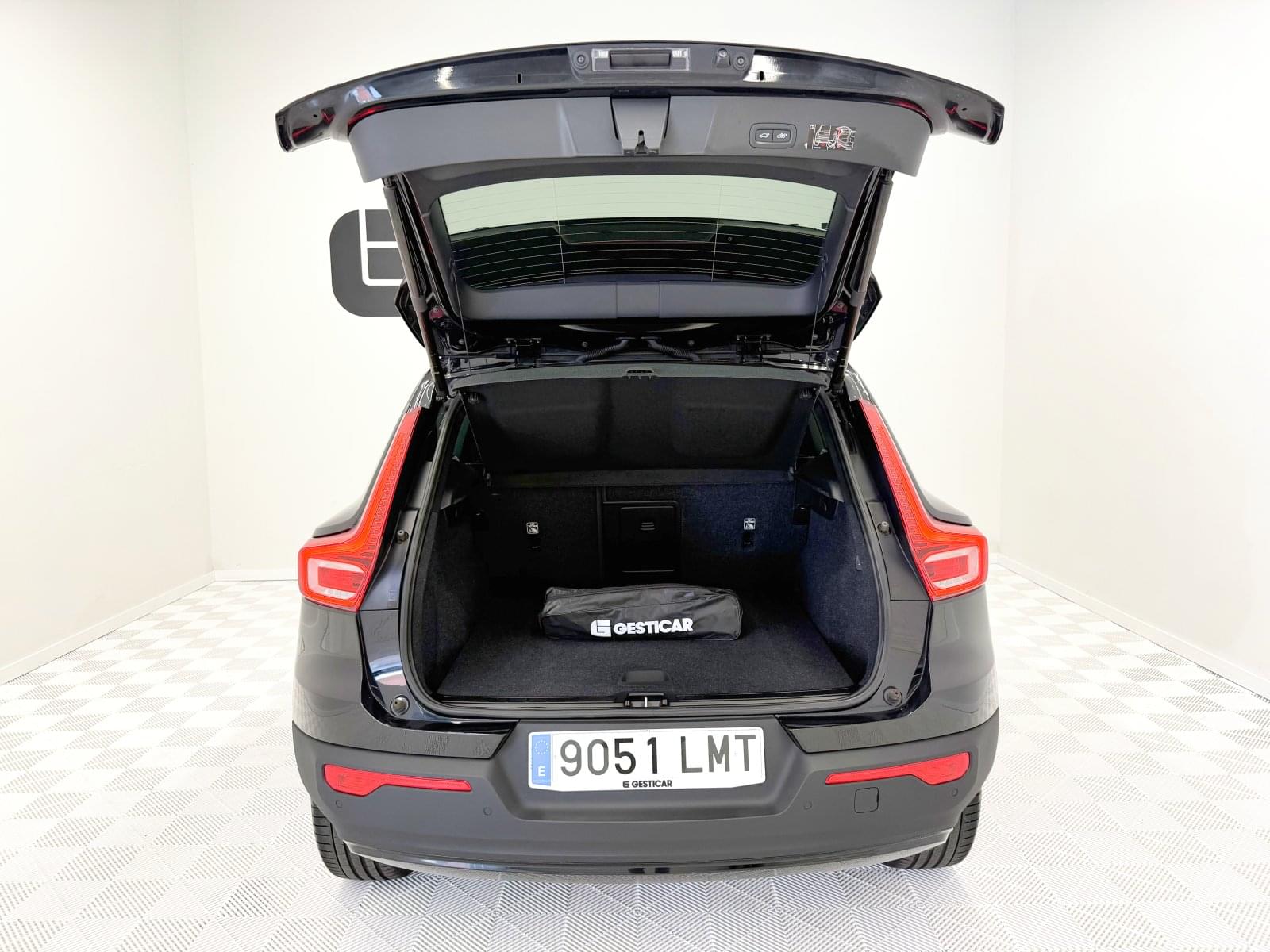 VOLVO XC40 T5 PLUG IN R-DESIGN 10