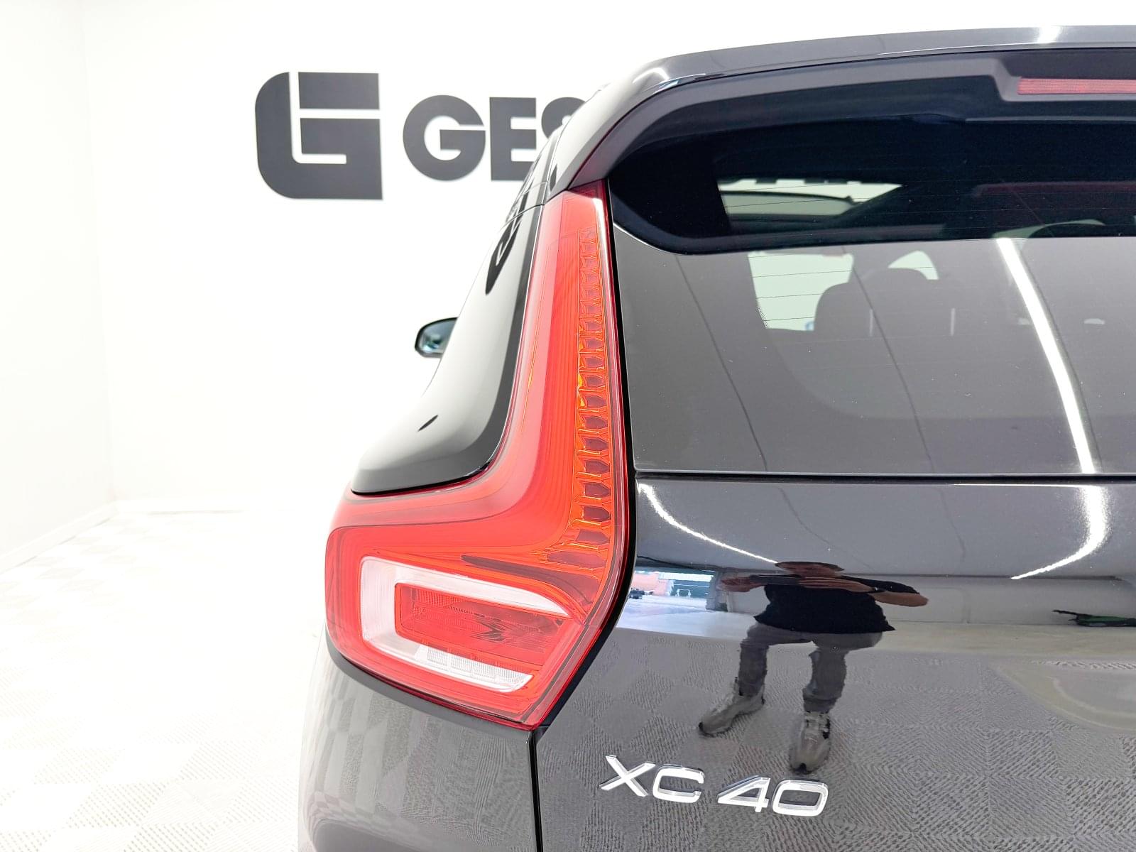 VOLVO XC40 T5 PLUG IN R-DESIGN 9