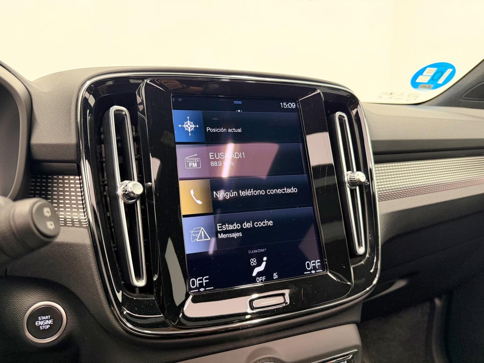 VOLVO XC40 T5 PLUG IN R-DESIGN 29