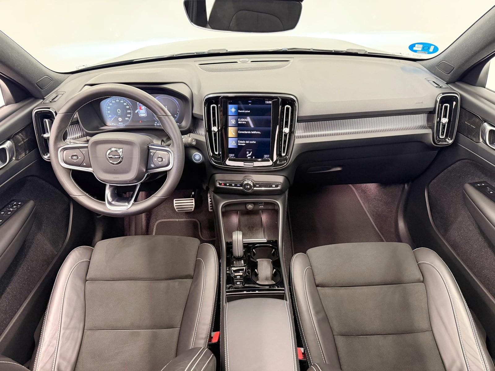 VOLVO XC40 T5 PLUG IN R-DESIGN 34