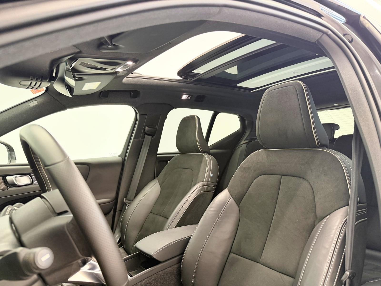 VOLVO XC40 T5 PLUG IN R-DESIGN 20