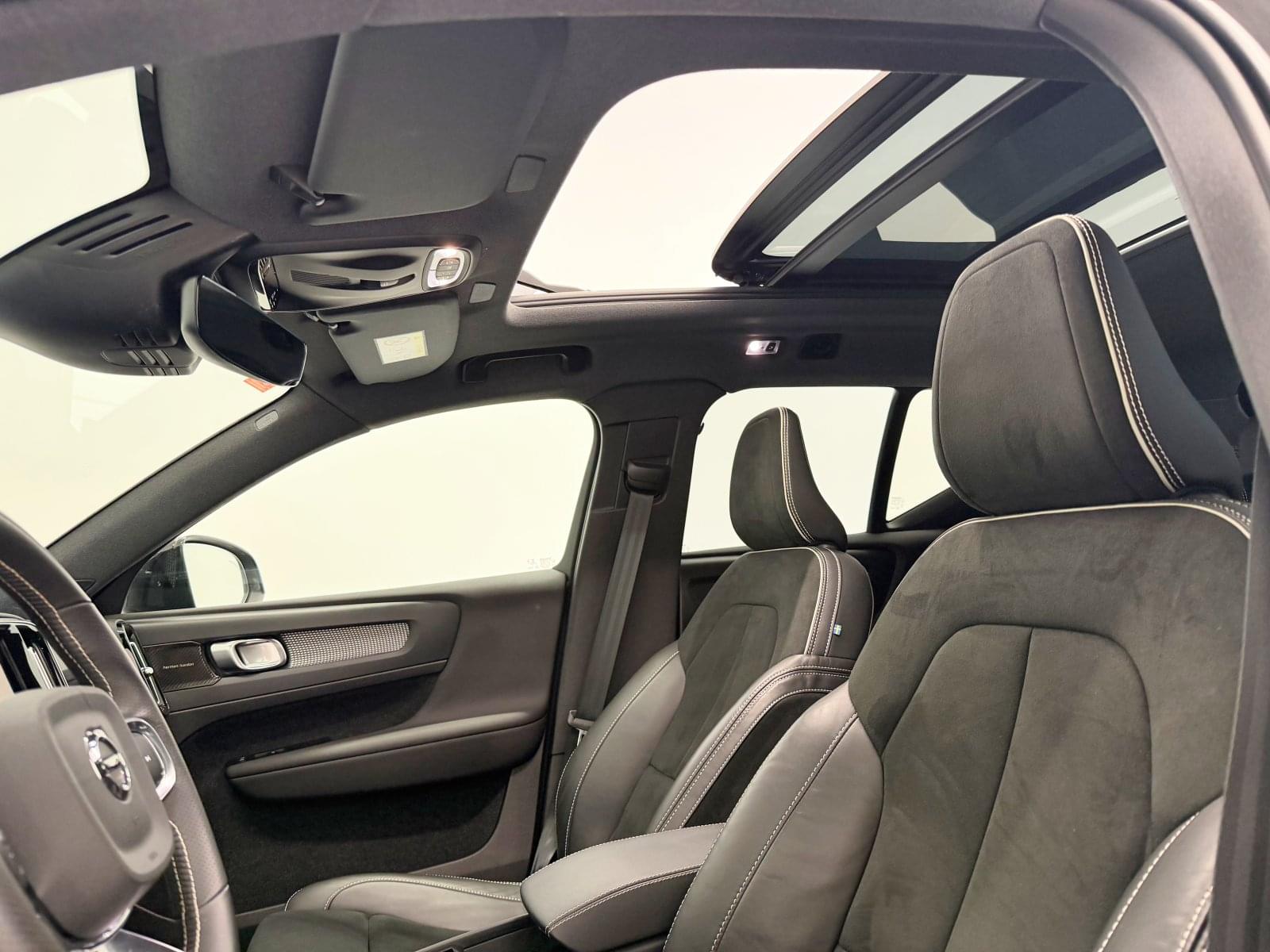 VOLVO XC40 T5 PLUG IN R-DESIGN 19