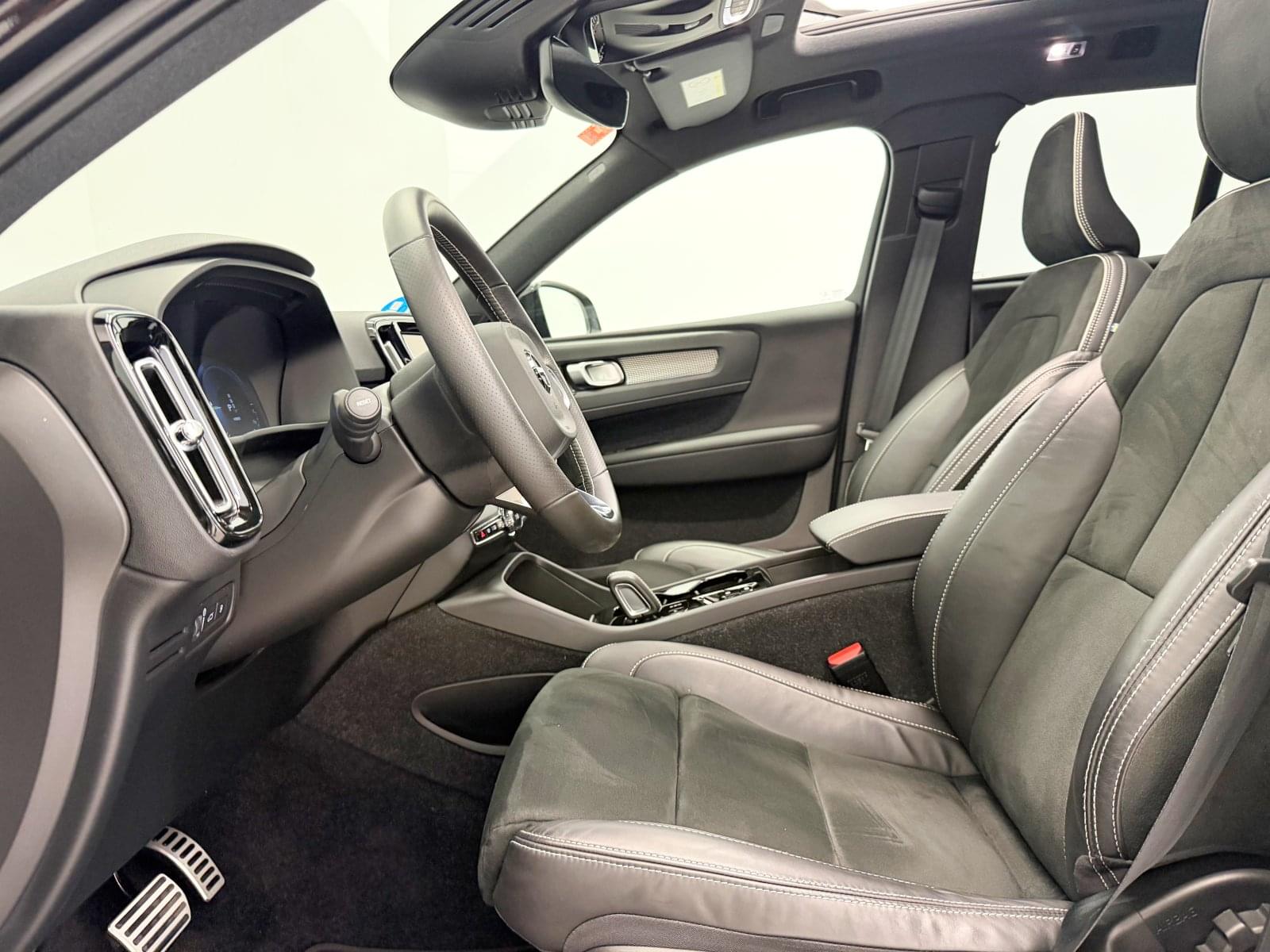 VOLVO XC40 T5 PLUG IN R-DESIGN 17