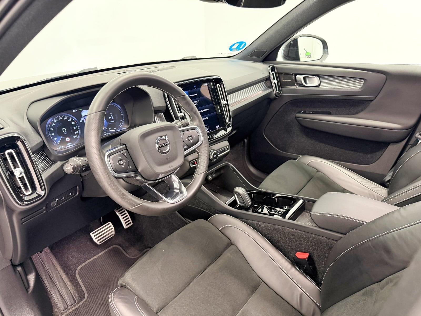 VOLVO XC40 T5 PLUG IN R-DESIGN 22