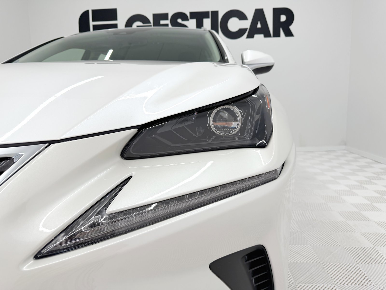 LEXUS NX 300h Business Navigation 2WD 145 kW (197 CV) 9 