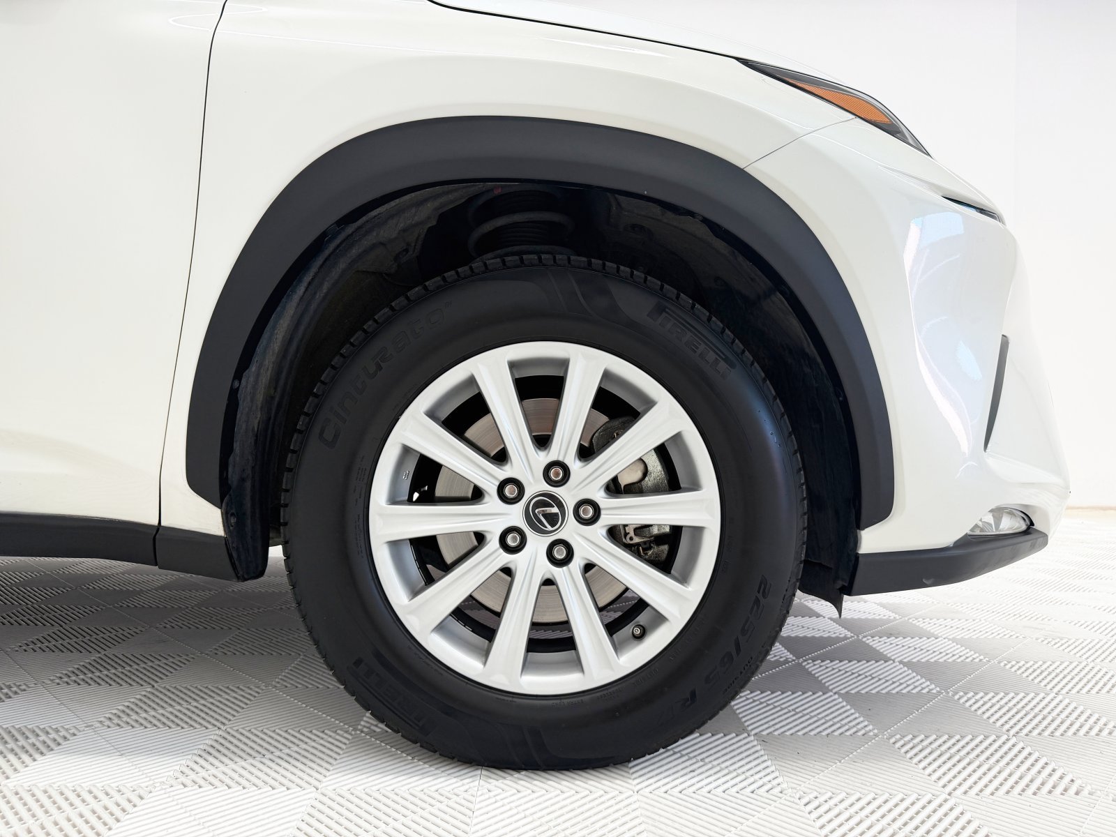 LEXUS NX 300h Business Navigation 2WD 145 kW (197 CV) 19 
