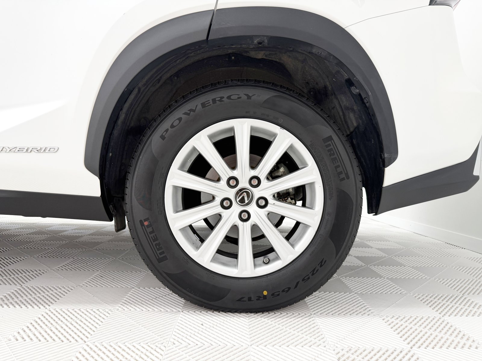 LEXUS NX 300h Business Navigation 2WD 145 kW (197 CV) 21 