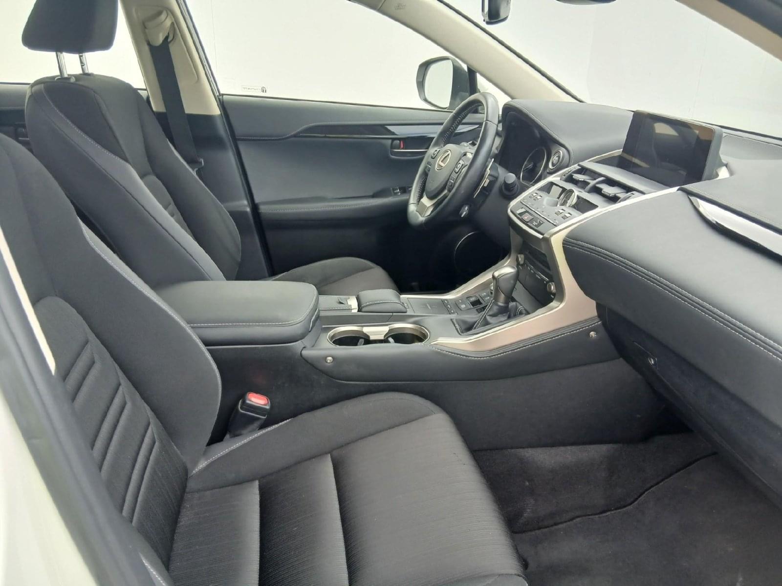 LEXUS NX 2.5 300H BUSINESS NAVIGATION 197cv 8