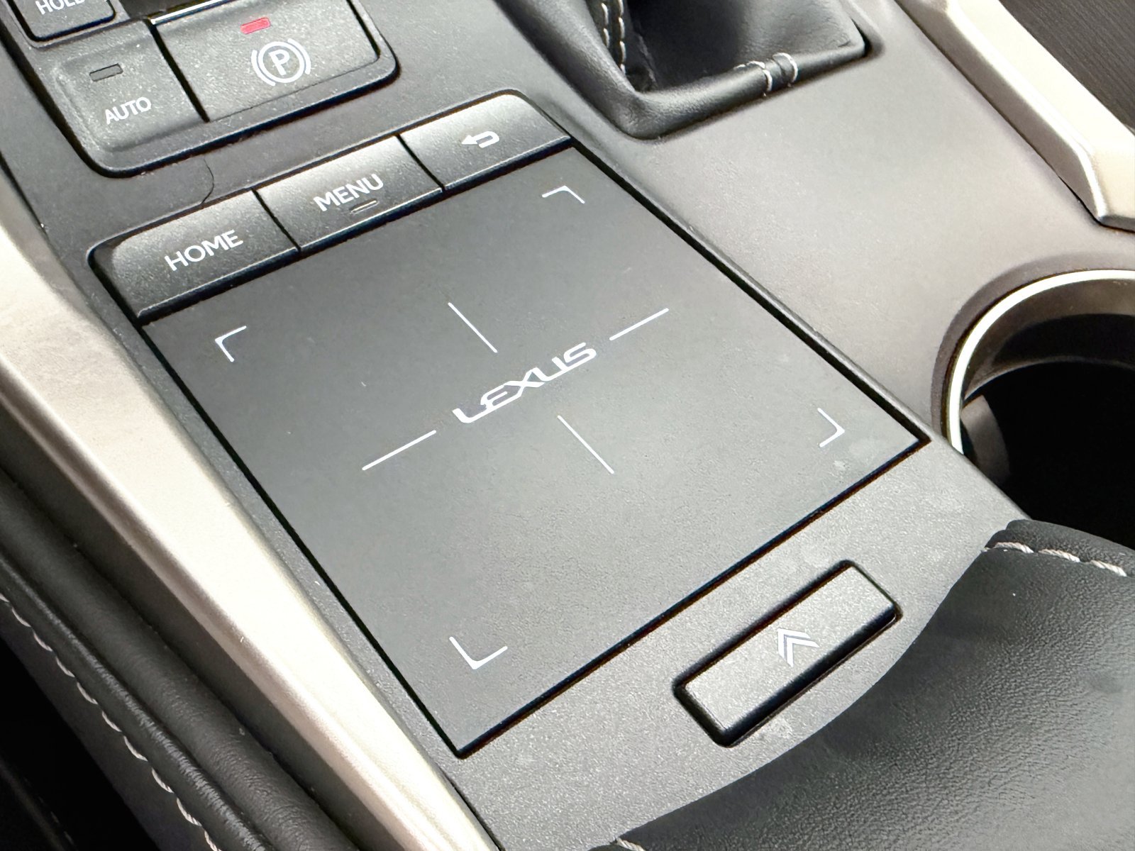 LEXUS NX 300h Business Navigation 2WD 145 kW (197 CV) 37 