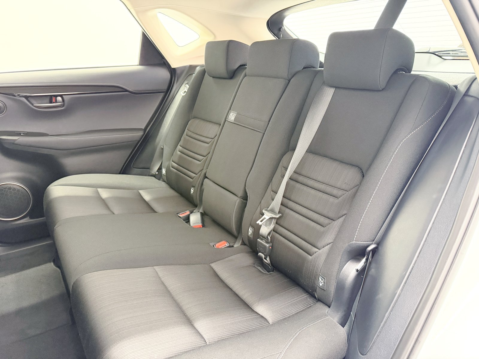 LEXUS NX 300h Business Navigation 2WD 145 kW (197 CV) 46 