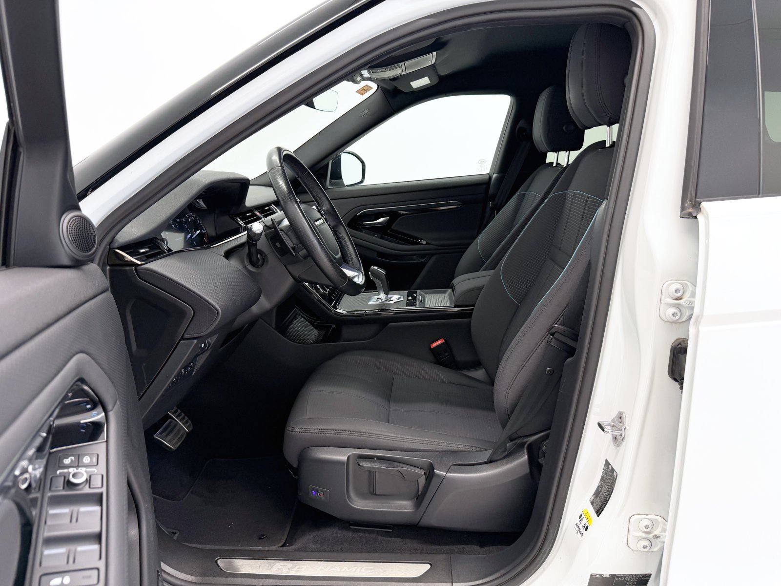 LAND ROVER RANGE ROVER EVOQUE P200 MHEV R-Dynamic 4WD AUTO 147 kW (200 CV) 25