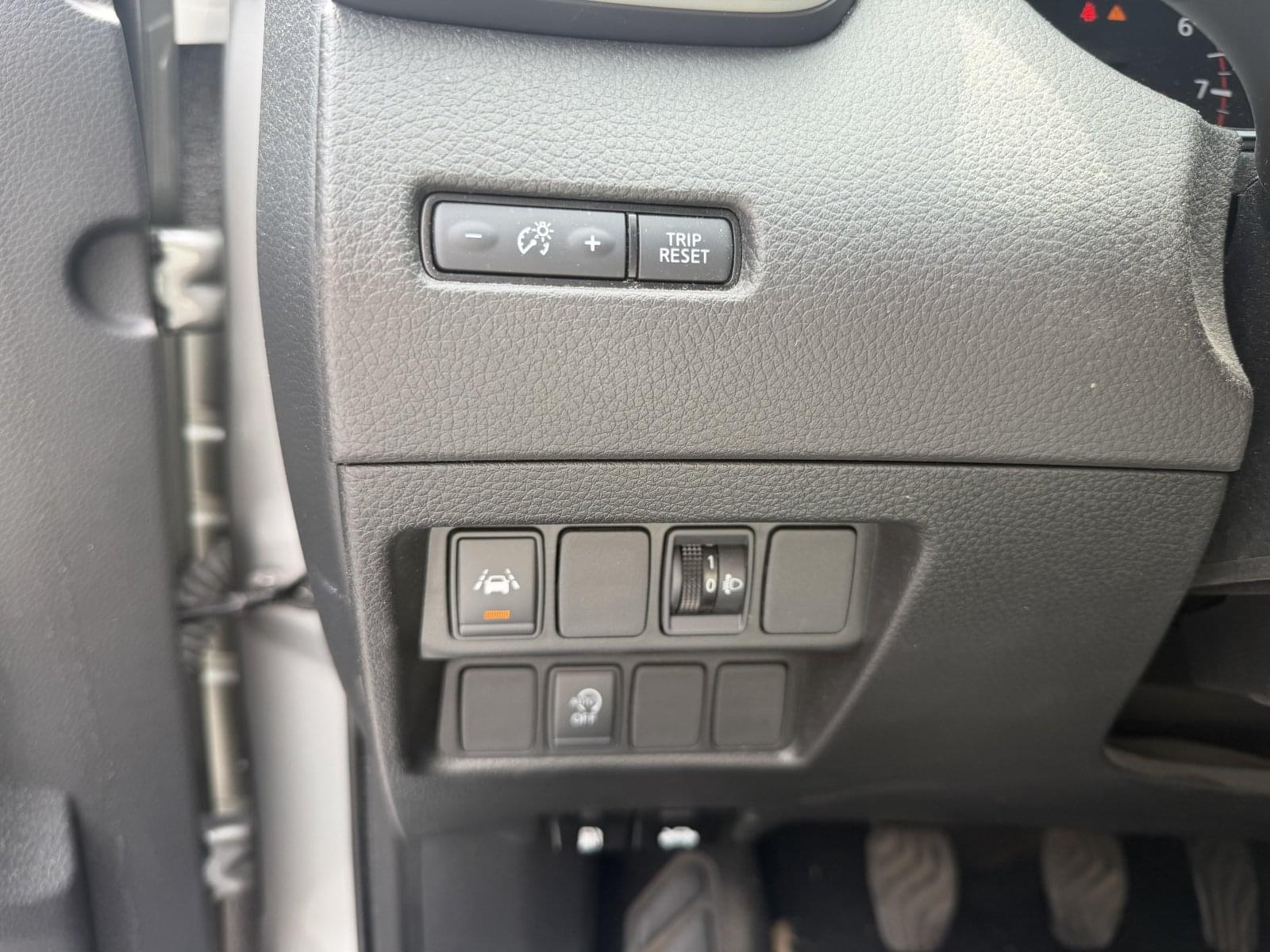 NISSAN QASHQAI 1.3 DIG-T 8 