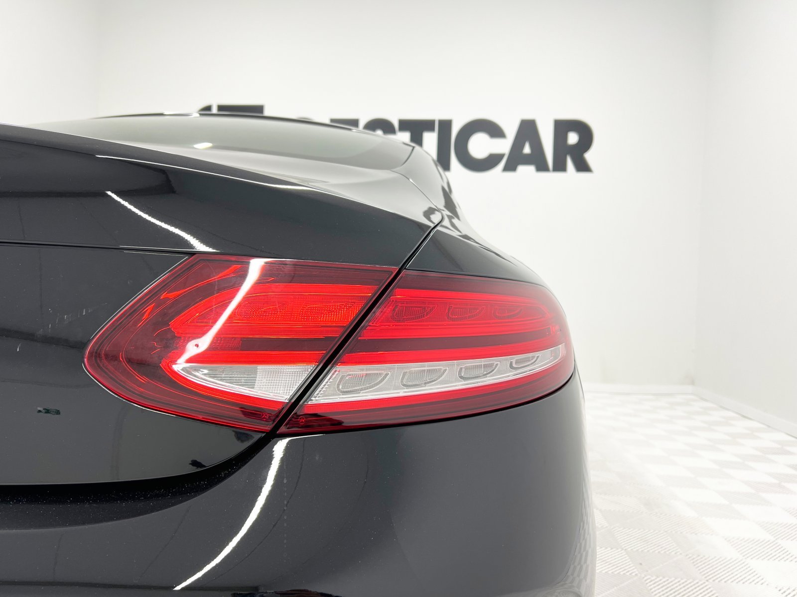 MERCEDES CLASE C Coupe 220 d 143 kW (194 CV) 17 