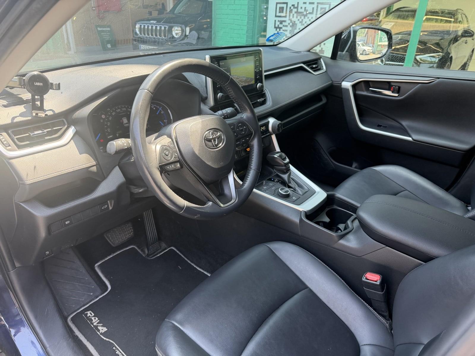 TOYOTA RAV4 LUXURY 4WD 7 