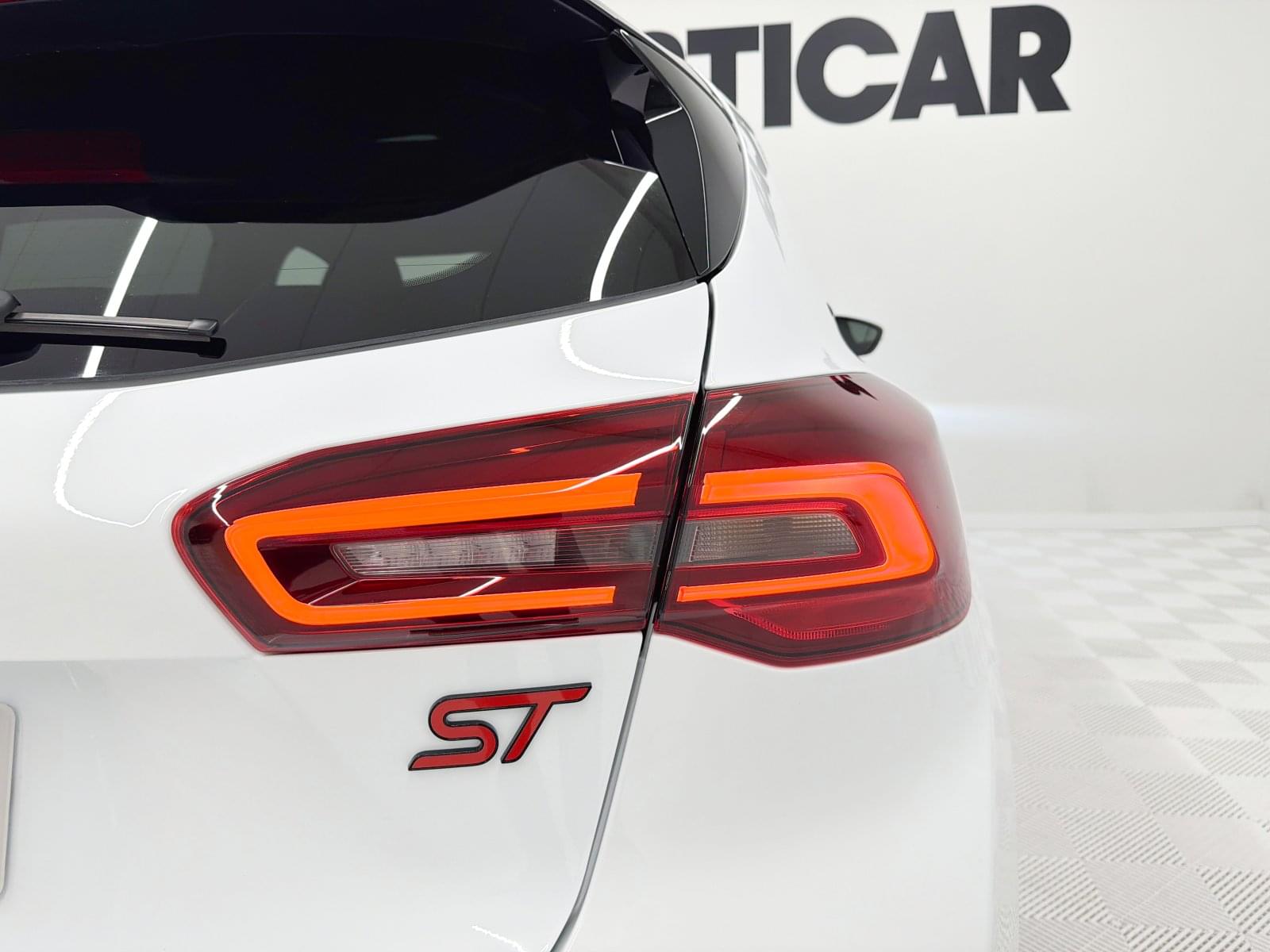 FORD FOCUS ST 2.3 ECOBOOST 280CV 19
