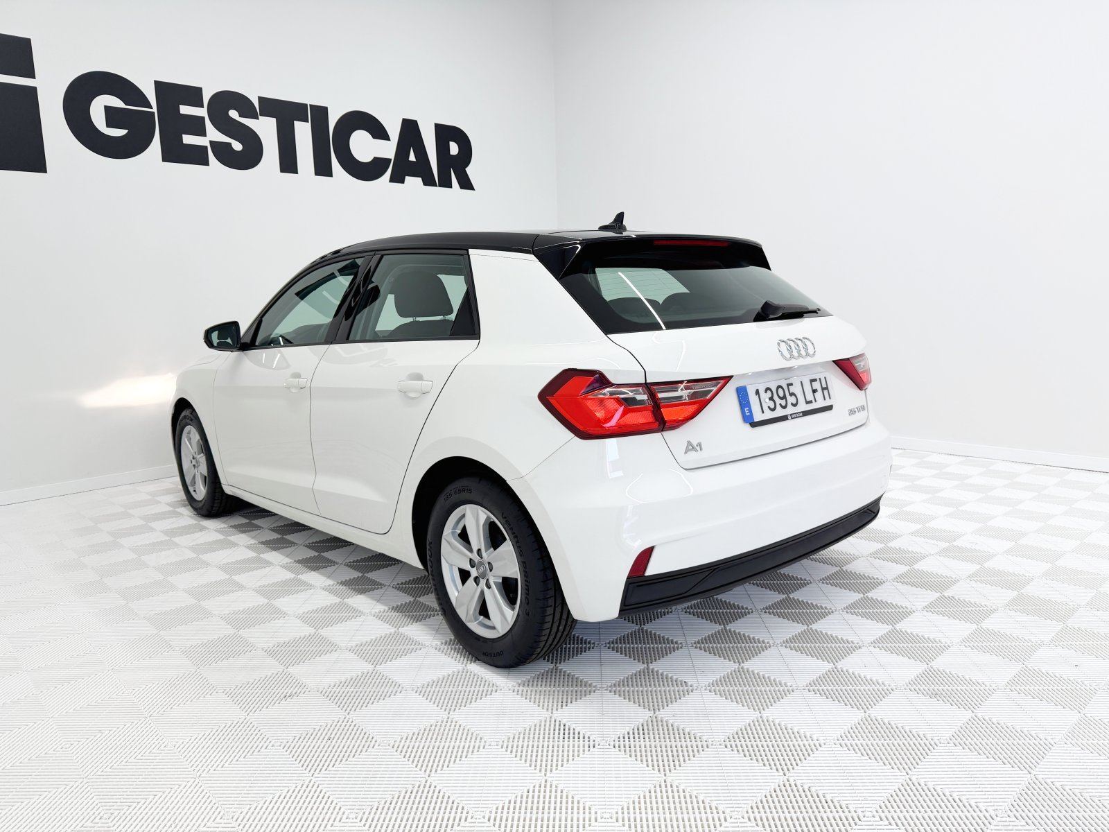 AUDI A1 25 TFSI 70 kW (95 CV) 11 