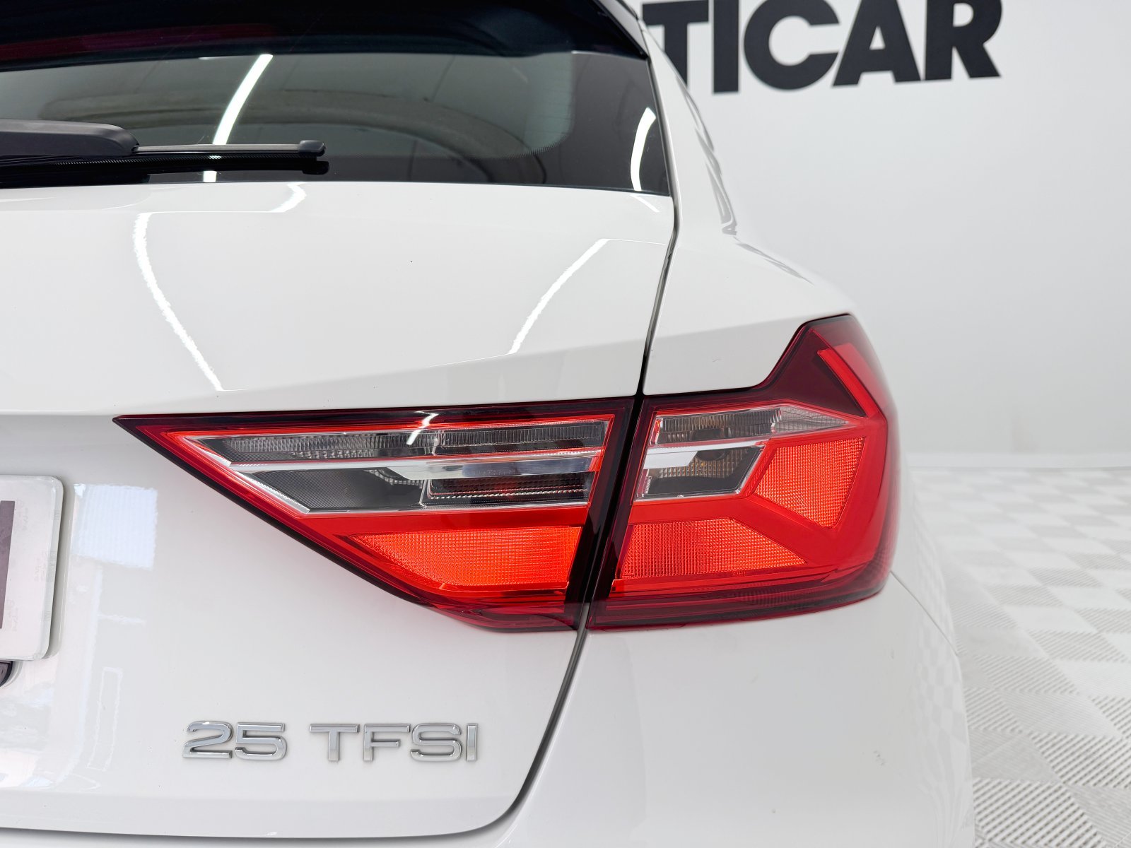 AUDI A1 25 TFSI 70 kW (95 CV) 19 