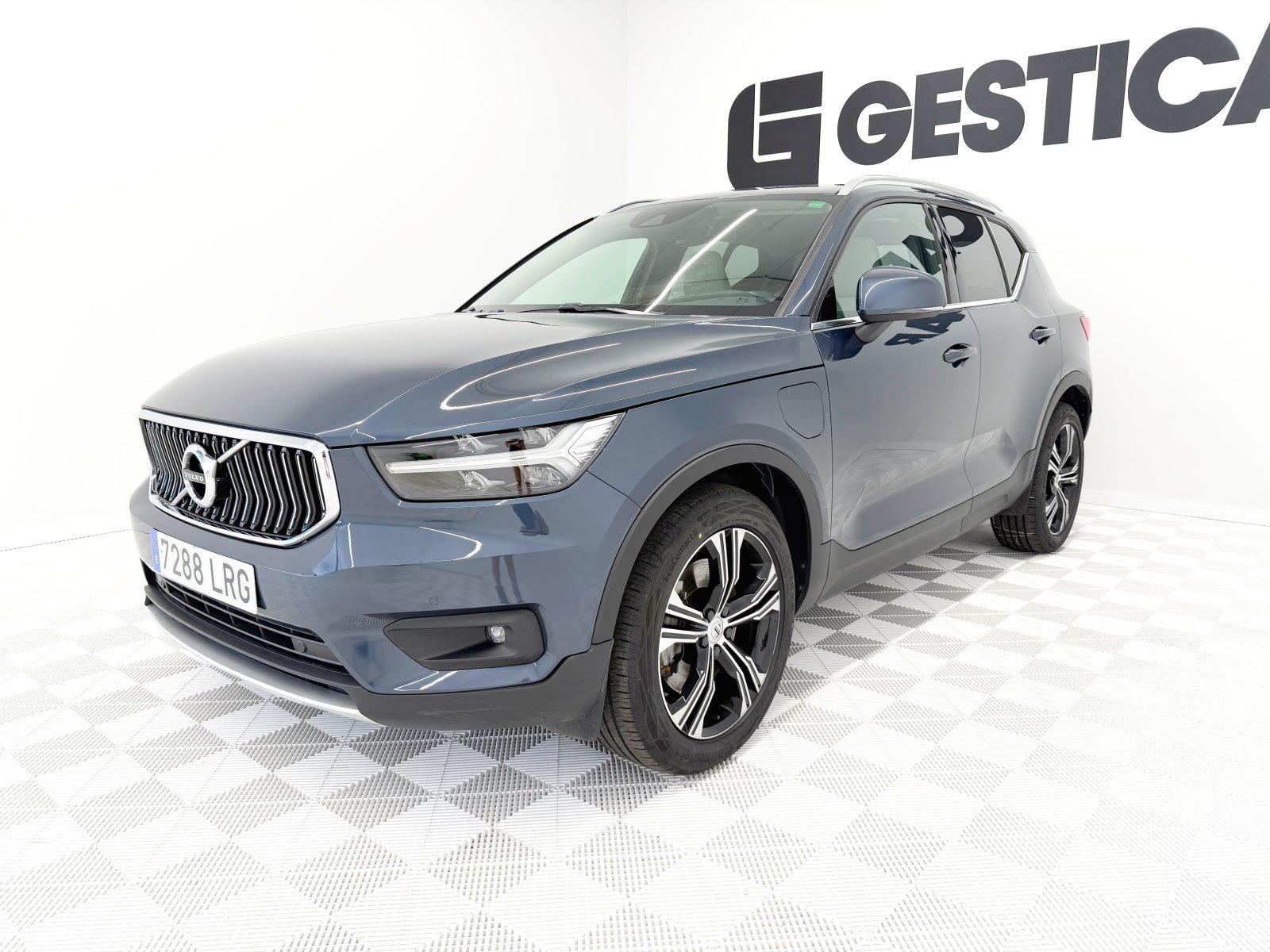 VOLVO XC40 T4 Twin Recharge Inscription Auto 155 kW (211 CV) 8