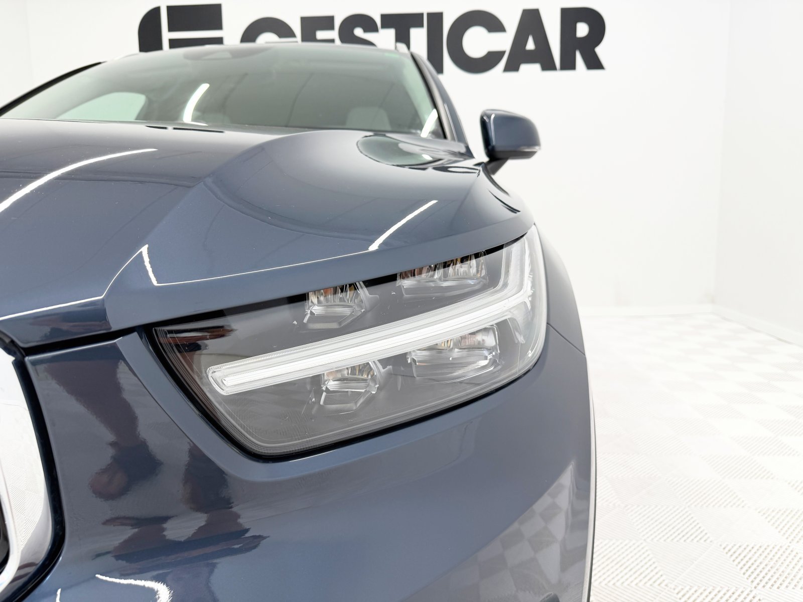 VOLVO XC40 T4 Twin Recharge Inscription Auto 155 kW (211 CV) 9