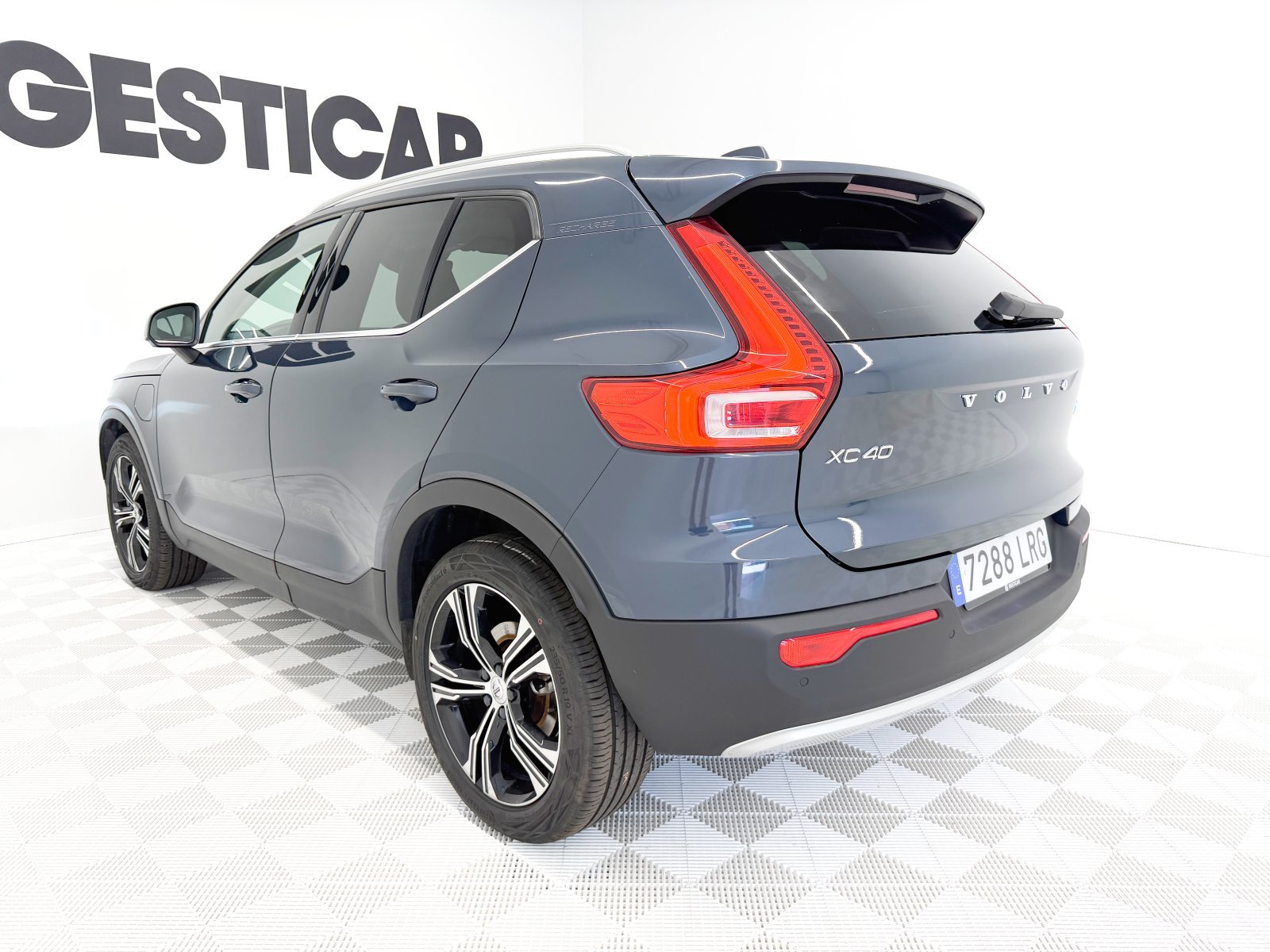 VOLVO XC40 T4 Twin Recharge Inscription Auto 155 kW (211 CV) 10