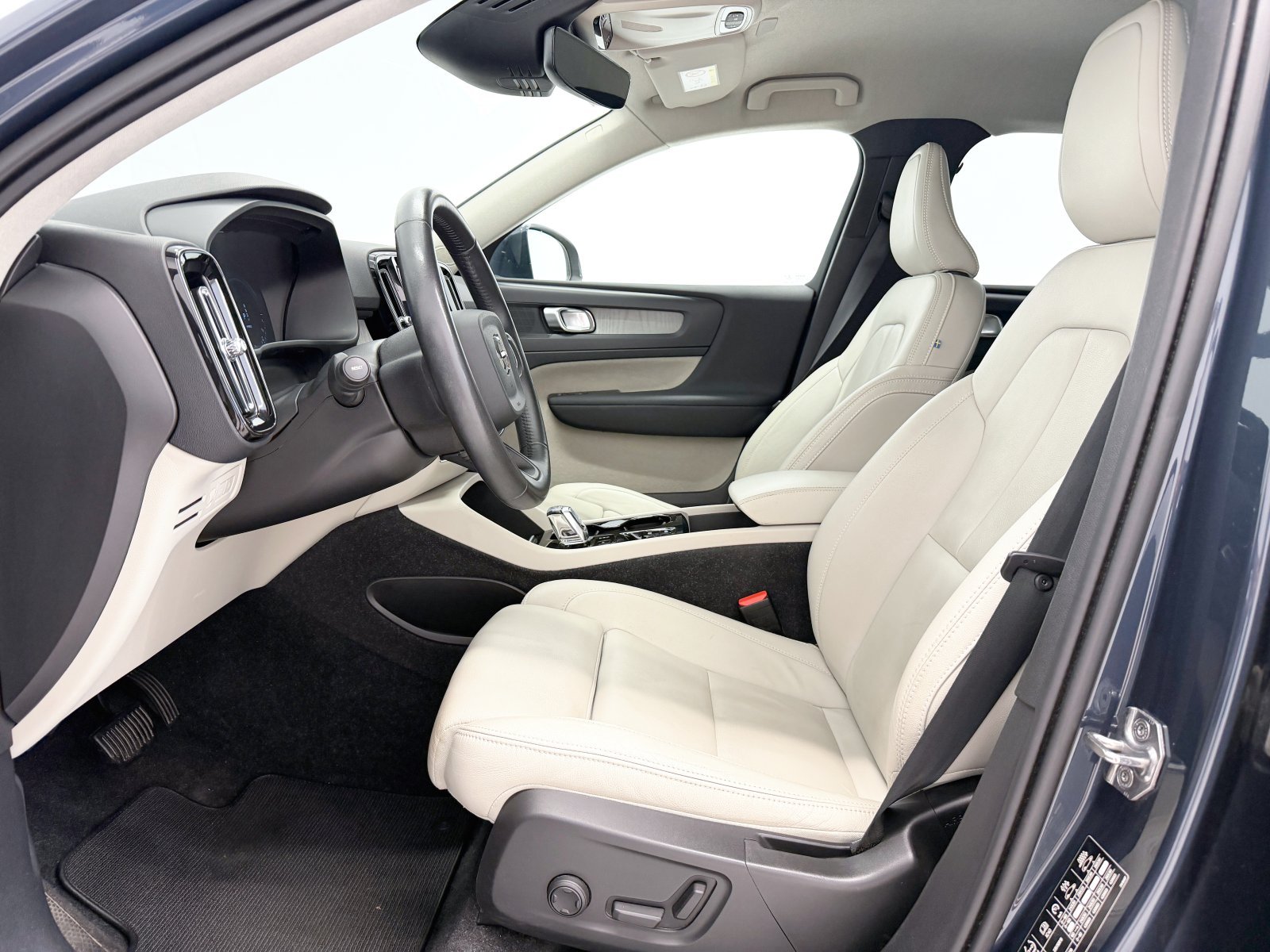 VOLVO XC40 T4 Twin Recharge Inscription Auto 155 kW (211 CV) 26