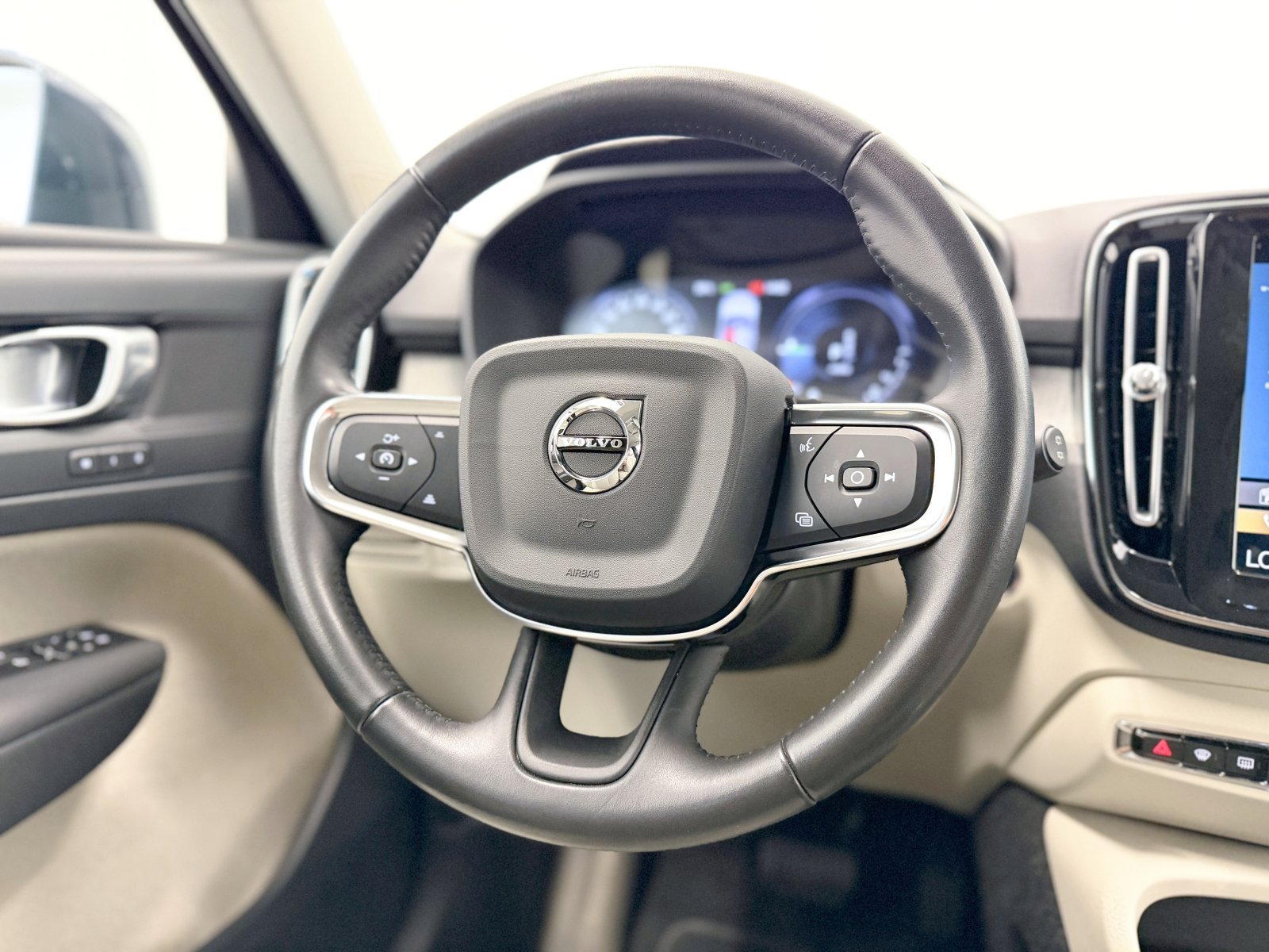 VOLVO XC40 T4 Twin Recharge Inscription Auto 155 kW (211 CV) 29