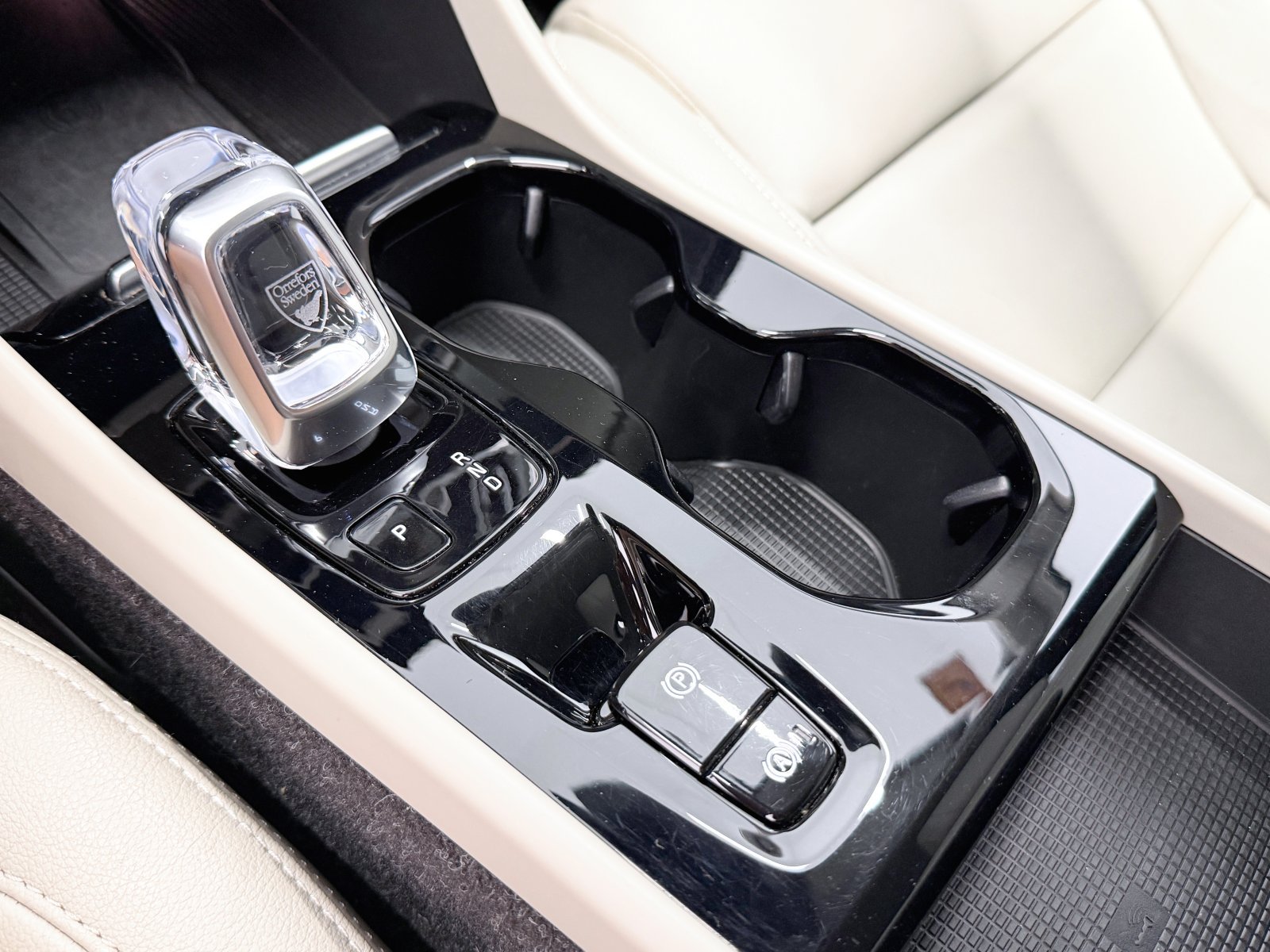 VOLVO XC40 T4 Twin Recharge Inscription Auto 155 kW (211 CV) 39
