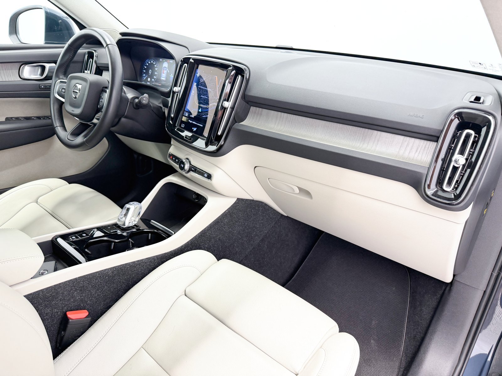 VOLVO XC40 T4 Twin Recharge Inscription Auto 155 kW (211 CV) 41