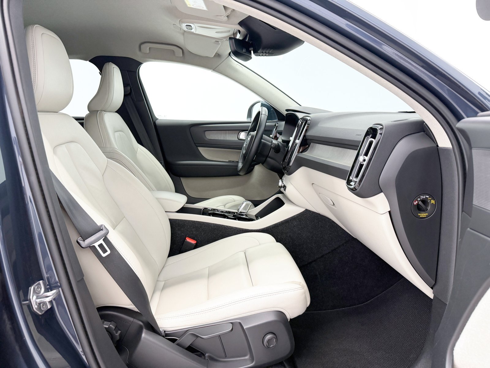 VOLVO XC40 T4 Twin Recharge Inscription Auto 155 kW (211 CV) 42