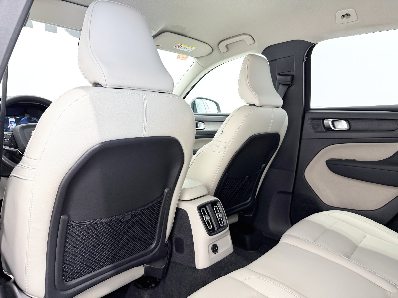 VOLVO XC40 T4 Twin Recharge Inscription Auto 155 kW (211 CV) 44