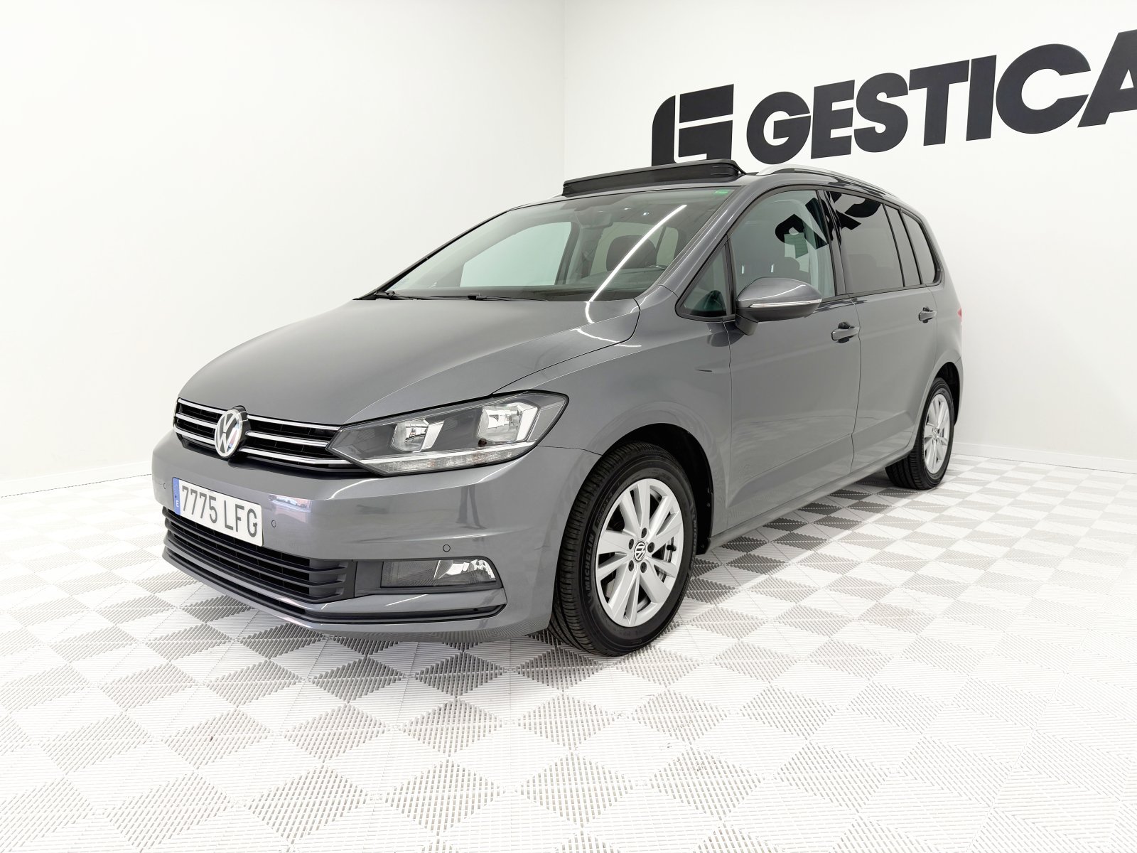 VOLKSWAGEN TOURAN Advance 2.0 TDI 110 kW (150 CV) 9 