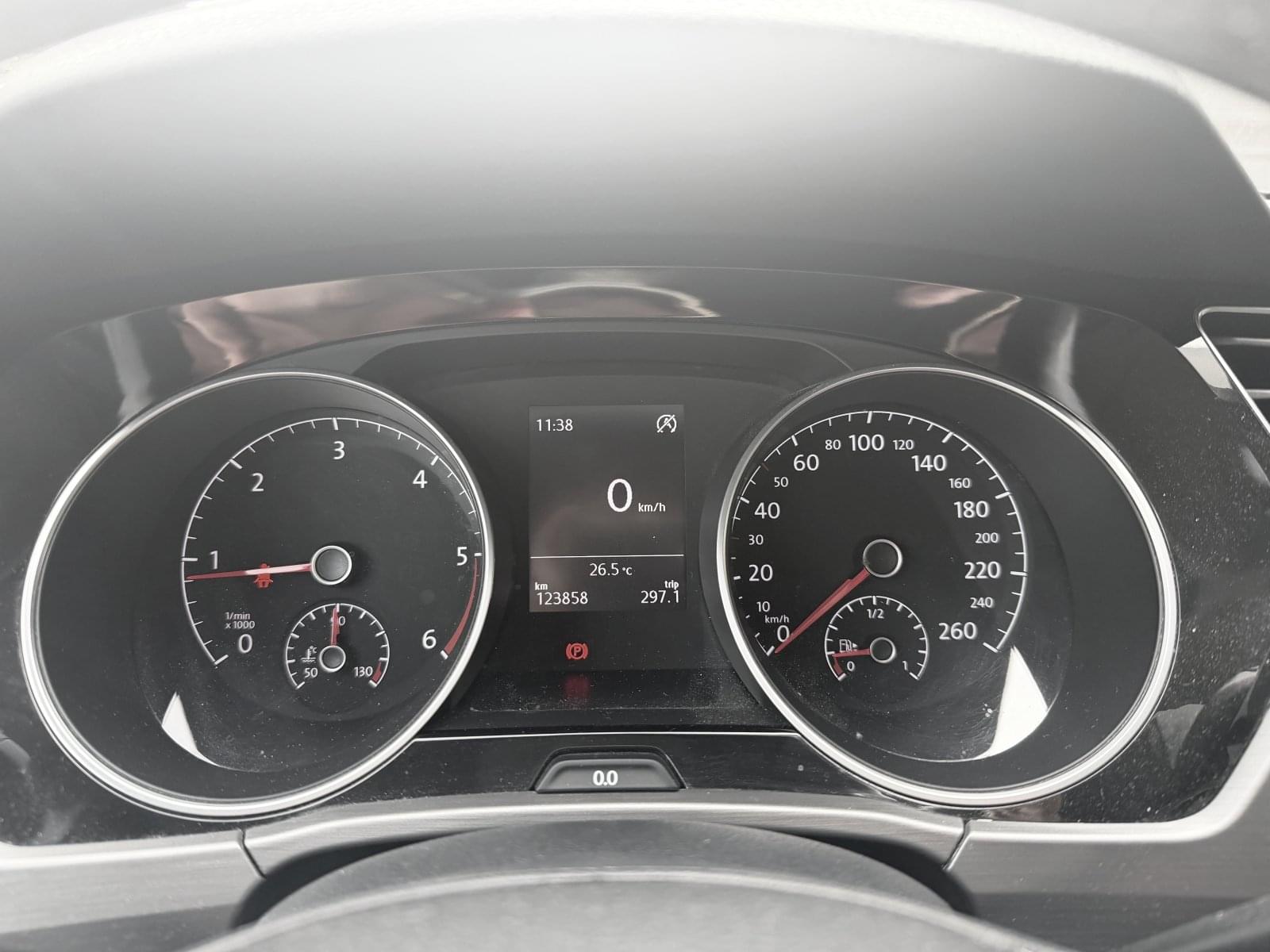 VOLKSWAGEN TOURAN 2.0TDI 150CV ADVANCE 10