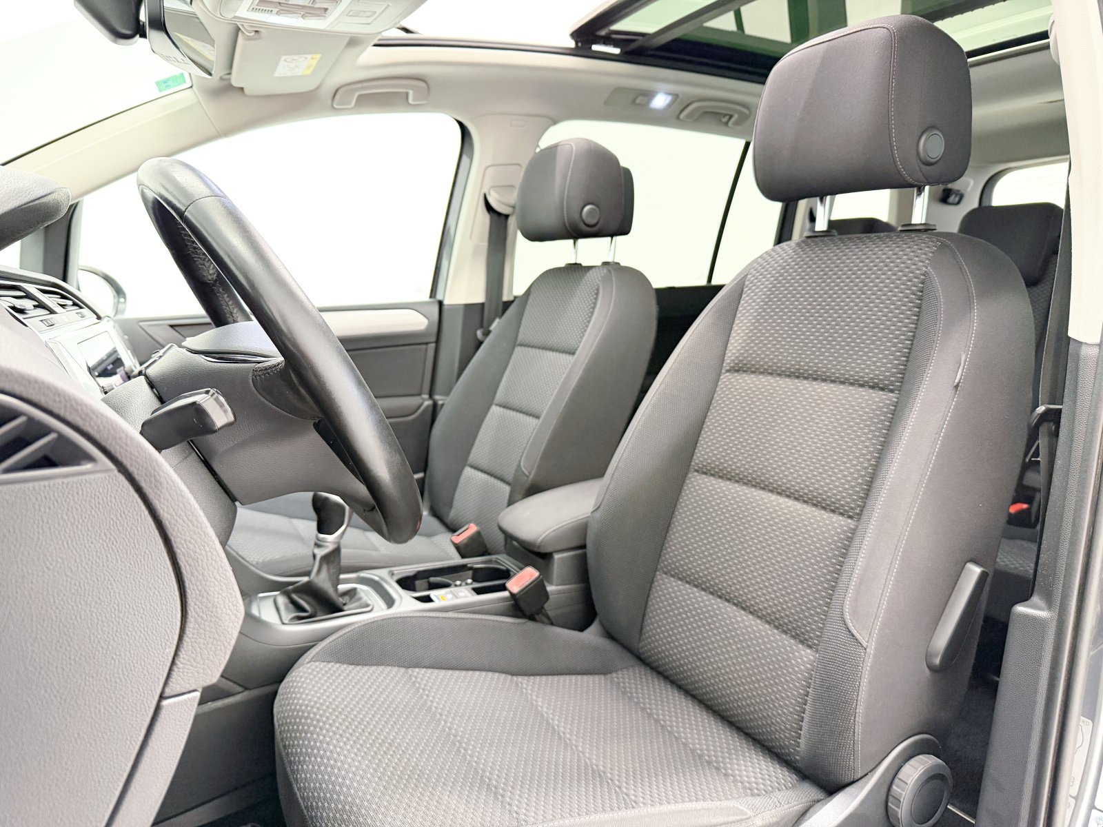 VOLKSWAGEN TOURAN Advance 2.0 TDI 110 kW (150 CV) 24 